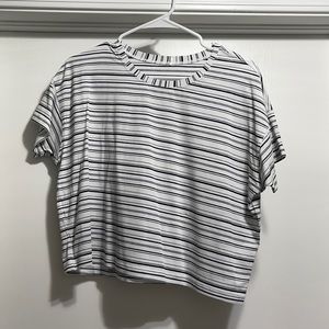 lulu crop top